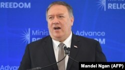 Mike Pompeo 