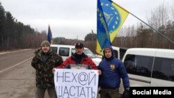 В Житомирской области активисты блокируют проезд грузовиков с российскими номерами