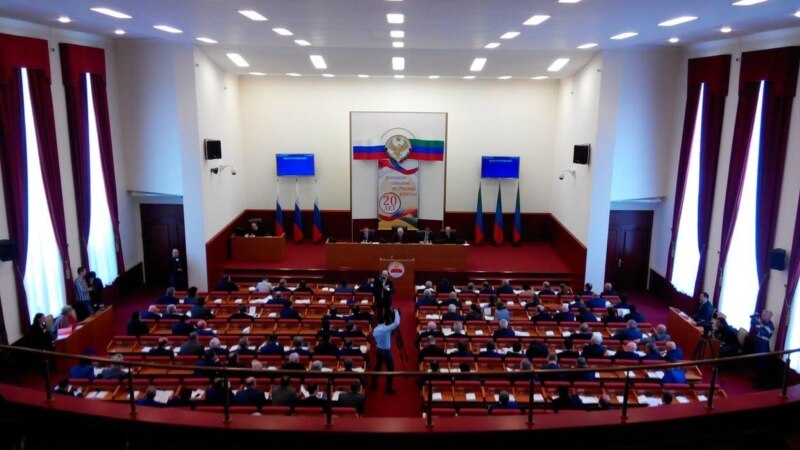 Комитеты парламента Дагестана поддержали законопроект о добровольном изучении национальных языков