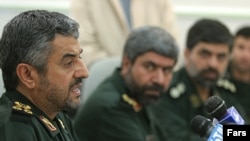 Revolutionary Guard chief General Mohammad Ali Jafari (left)