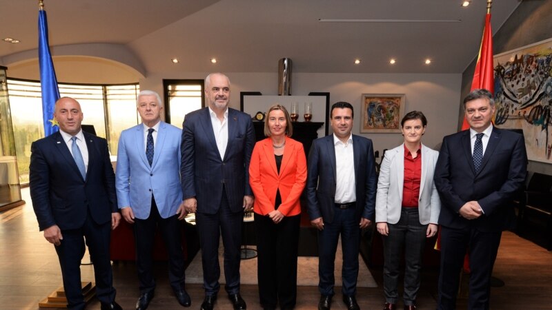 Заев и Могерини домаќини на вечера на пет балкански премиери 