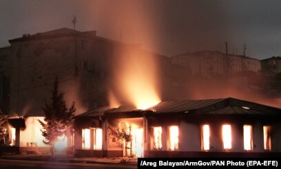 Нейлон шұлықтардағы сексуалды мұғалімдер