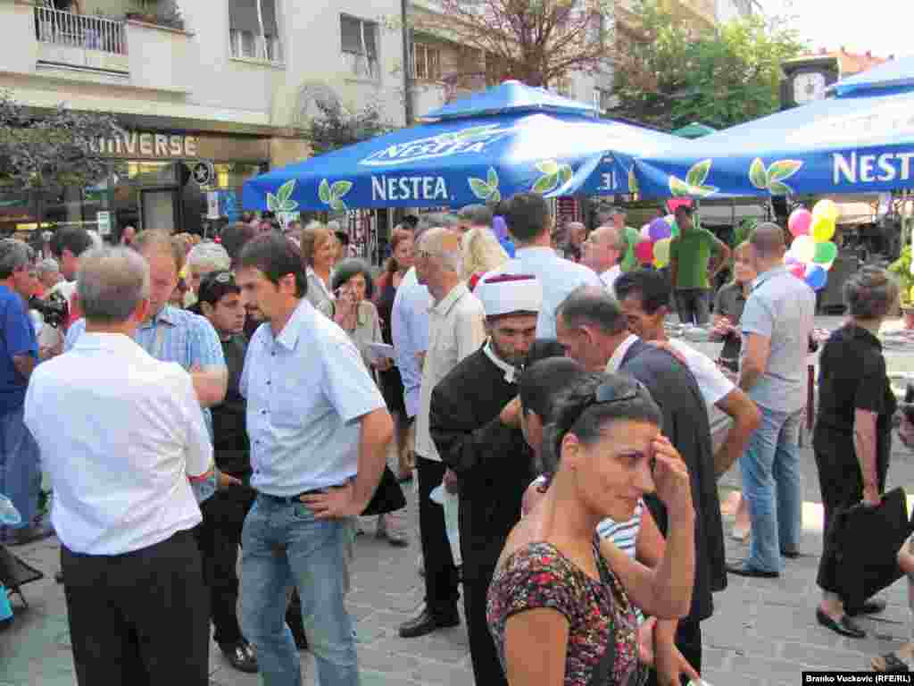 Bajramska sofra sofra mira, tolerancije, zajedništva i solidarnosti, Kragujevac, 31.08.2011. Foto: RSE / Branko Vučković