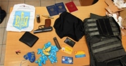 Вещи, якобы изъятые при задержании у Тараса Аватарова, фото Следственного комитета Республики Беларусь