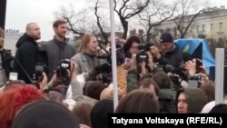 Ксения Собчак на митинге в Петербурге в защиту образования, 11 ноября 2017 года.