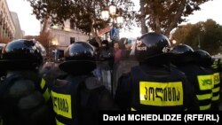 საპროტესტო აქციის დაშლა პარლამენტის წინ, 18 ნოემბერი, 2019 წ.