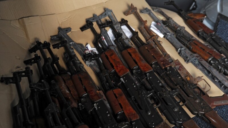Во Косово уапсени 16 луѓе за нелегална трговија со оружје