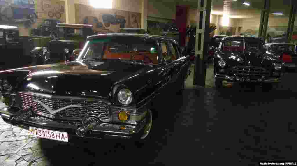 A GAZ-13 Chaika (left) and a ZIM GAZ-12, the Soviet answer to Cadillacs and Buicks of the 1950s