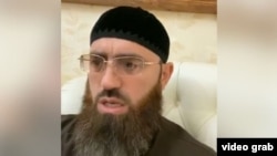 Адам Шахидов думает, что Ибн Баз его любит, хотя и презирает Рамзана Кадырова