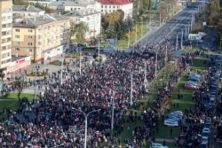 Антилукашенківський марш у Мінську. Білорусь, 18 жовтня 2020 року