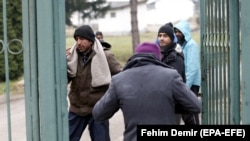 Migranti i izbjeglice u kasarni "Blažuj" kod Sarajeva