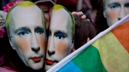 Figura lui Putin la o paradă gay în Londra.