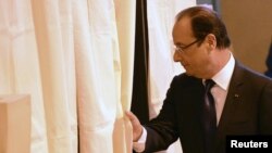 Франсуа Олланд - лидер французских социалистов, победивших на выборах в Национальную ассамблею
