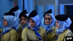 «یو، اس، آی، دی» آماده شده‎است که بیشتر بالای پیشرفت زنان افغان تحصیل کرده‎، تمرکز دارد. جنبۀ تزئینی دارد - آرشیف