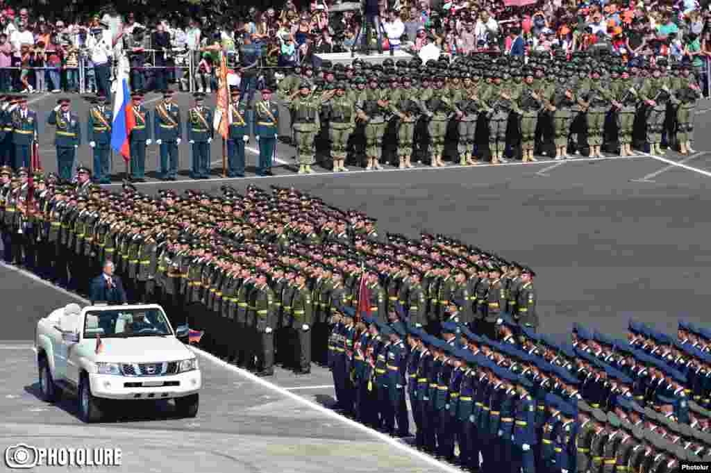 Военный парад в Ереване по случаю 25-й годовщины независимости Армении, 21 сентября 2016 г.