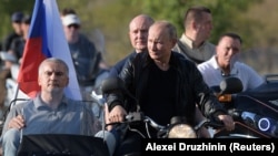  Президентът Владимир Путин в шествие на 