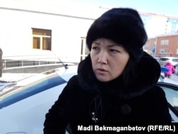 Акмарал Ахметова, дочь Майры Рысмановой, совершившей самосожжение жительницы города Шу. Астана, 7 декабря 2016 года.