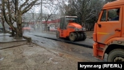 Ремонт дороги в Симферополе, иллюстрационное фото