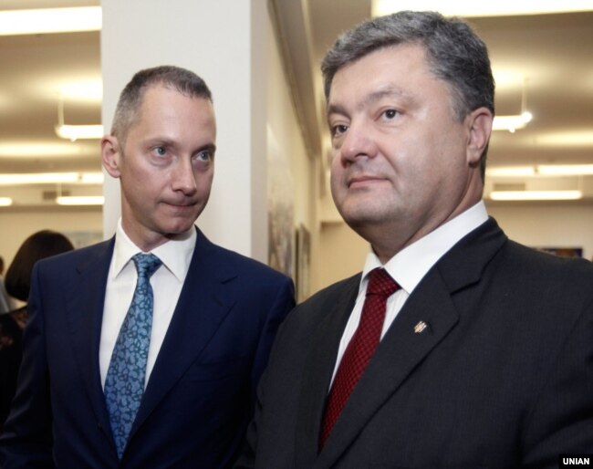 Президент Петро Порошенко (п) та колишній очільник його адміністрації Борис Ложкін