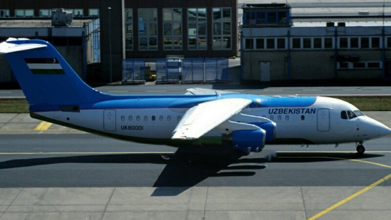 Ҳавопаймои Uzbekistan Airways дар нимароҳ нишаст