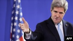 U.S. Secretary of State John Kerry says the UN Security Council must take action to cement a U.S.-Russian plan to rid Syria of chemical weapons.