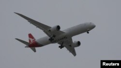 Boeing 787-9 авиакомпании Qantas перед посадкой в Австралии