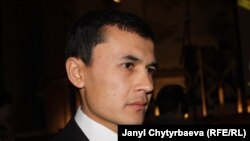 Награду из рук заместителя госсекретаря США Тони Блинкена получил сын правозащитника Шерзод Аскаров.