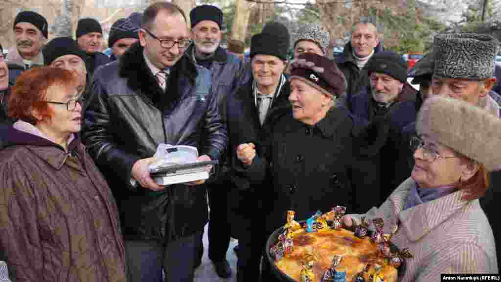 Advokat Nikolay Polozovnıñ doğğan künü