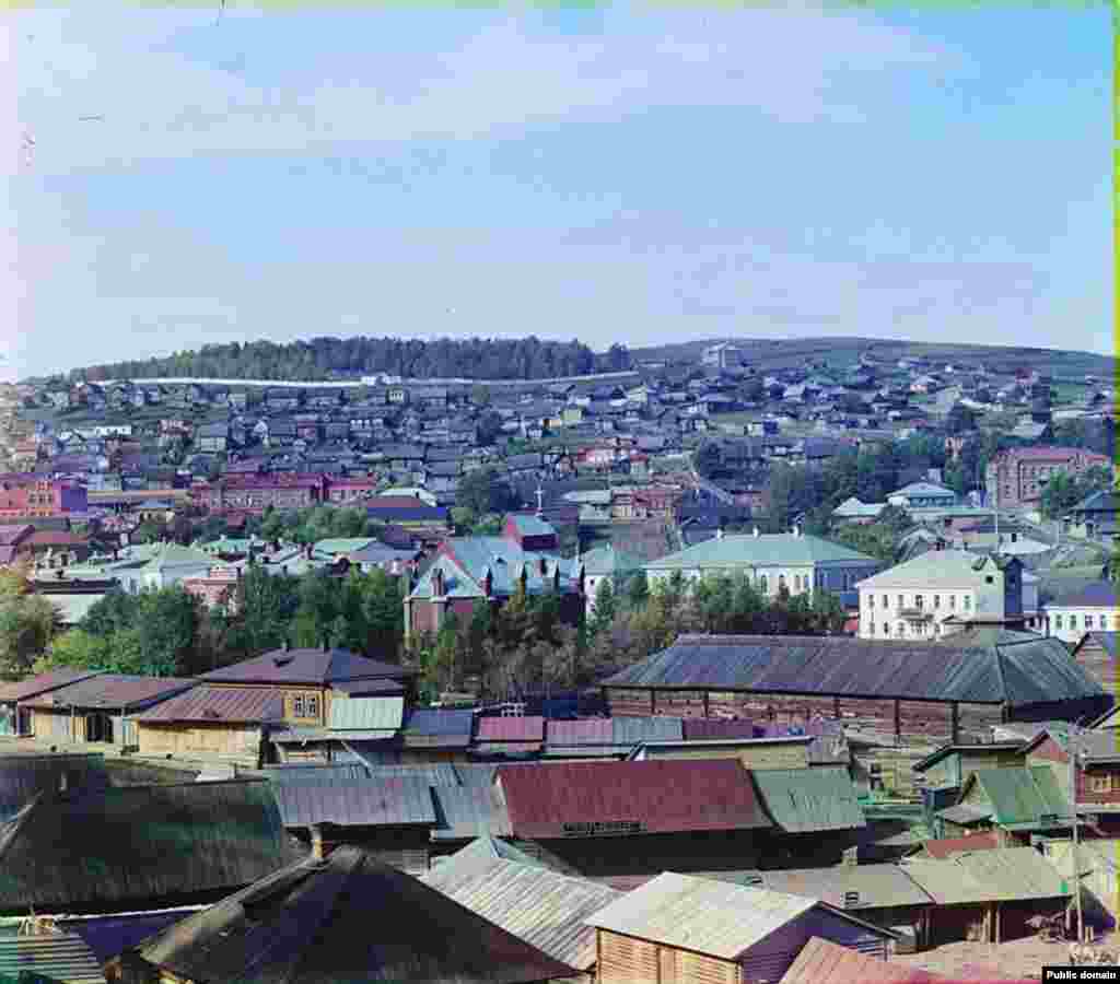 A Prokhudin-Gorskii picture of the city from the early 1900s 