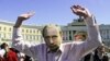 Путин, Макрон и йог. Международный экономический форум в Петербурге 