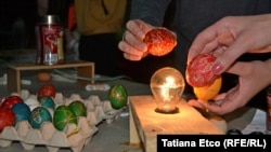 Atelier de încondeiat ouă de Paște la Chișinău