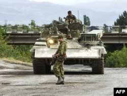 Russia's five-day war with Georgia in 2008 highlighted some significant weaknesses in Moscow's armed forces. (file photo)