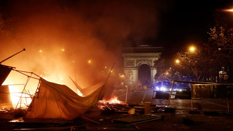 Во вчерашните протести во Франција повредени 135 лица, 1.385 се уапсени