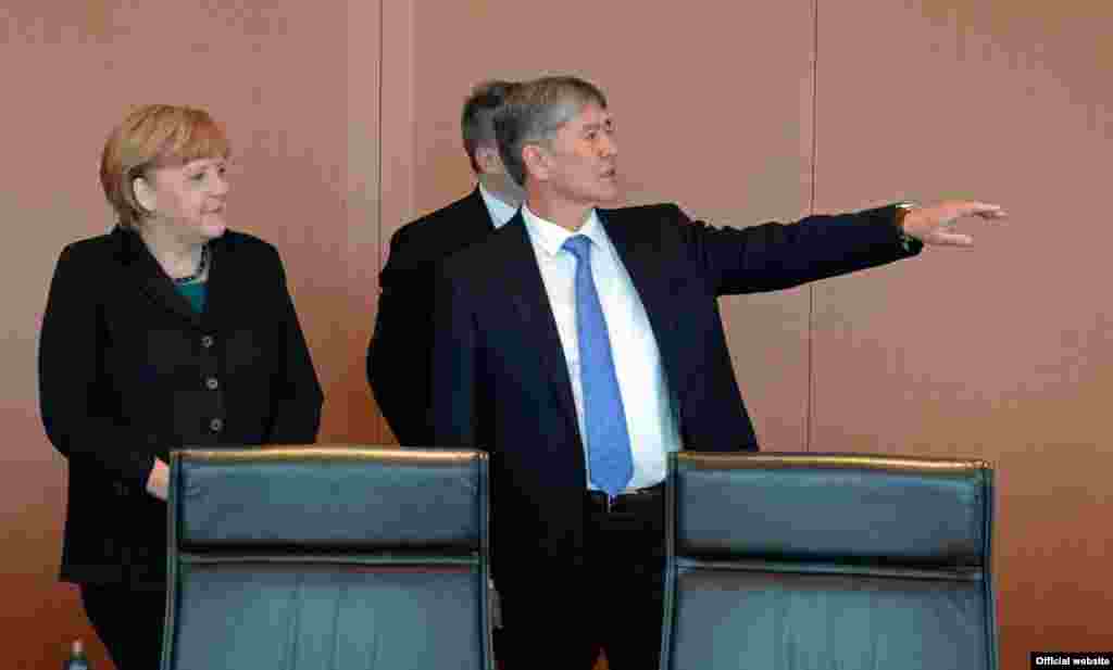 Встреча Алмазбека Атамбаева с канцлером Германии Ангелой Меркель. 13 декабря 2012 года