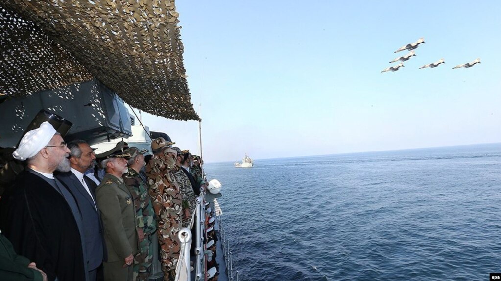 مانور دریایی ارتش ایران در نزدیکی تنگه هرمز، عکس آرشیوی است