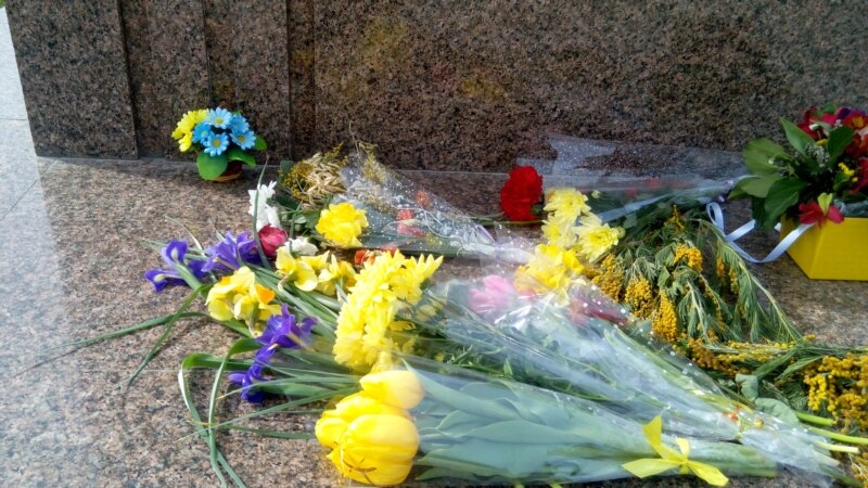 В Севастополе возложили цветы к памятнику Шевченко (+фото)