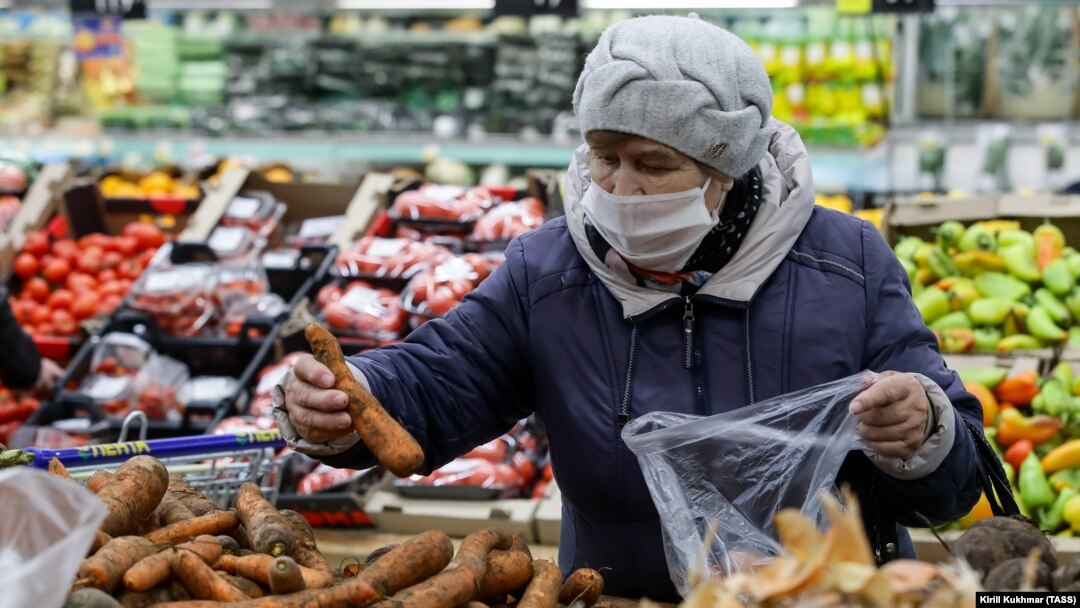 Россия ҳукумати айрим озиқ-овқат турлари нархини "музлатиш"га буюрди