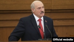 Belarusian President Alyaksandr Lukashenka said on October 7 that his country was negotiating with Iran for the purchase of oil amid differences with Russia on oil and gas imports.