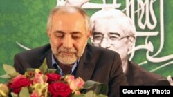 اردشیر امیر ارجمند، مشاور میرحسین موسوی و سخنگوی شورای هماهنگی راه سبز امید.