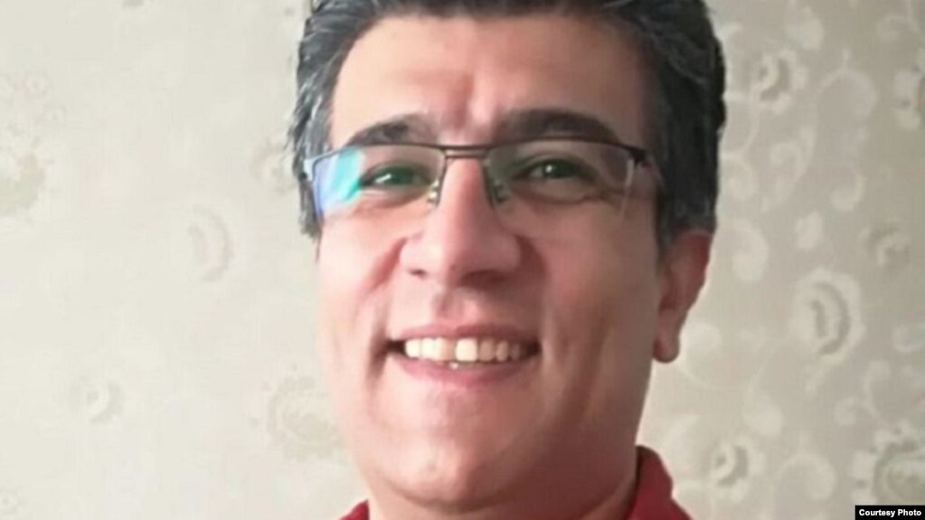 به گفته خانواده آقای لشنی، او روز دوشنبه از بازداشتگاه اطلاعات ارومیه با آنها تماس گرفته است.
