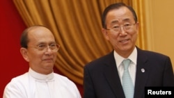 Myanmar's President Thein Sein (left) meets with UN Secretary-General Ban Ki-moon at the Presidential Palace in Naypyitaw on April 30.