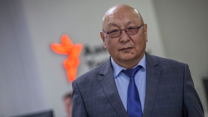 Каптагаев: Президент тууну өзгөртүү демилгесин четке кагышы керек 