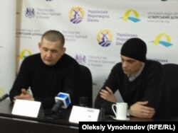 Теймураз Нихотин и Павел Лисянский на пресс-конференции в Северодонецке