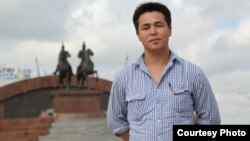 Озод Европа/Озодлик радиоси мухбири Оркен Жоямерген.