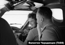 Валентина Терешкова и Николай Каманин, 1963 год