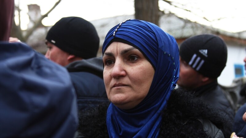 «Эмоционально высказалась»: мать крымского активиста обвиняют в оскорблении полицейского