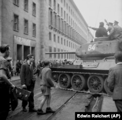 Советские танки на улицах Берлина, 17 июня 1953 года