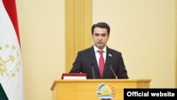 Рустам Эмомали, сын президента Таджикистана, 17 апреля был избран председателем верхней палаты парламента РТ