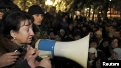 Алла Джиоева на митинге своих сторонников