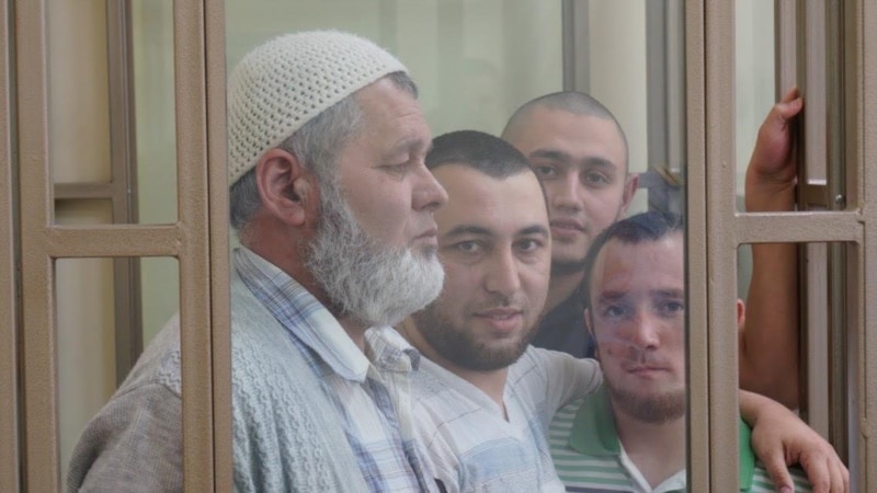 Суд в Симферополе еще на три месяца продлил арест семерым фигурантам «дела Хизб ут-Тахрир»